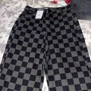 Adika loose fit/mom jeans